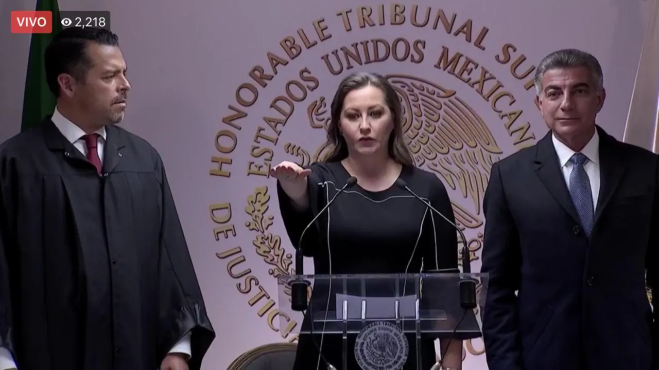 Martha Erika Alonso, tomó protesta como gobernadora electa del estado de Puebla en el honorable Tribunal de Justicia.
