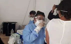 Mujer embarazada asiste a revisión de rutina y termina en área de Covid-19 en Tehuacán