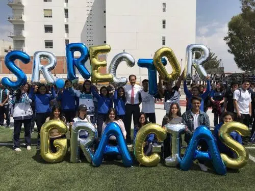 VIDEO: Alfonso Esparza entrega espacios deportivos en la Preparatoria 2 de Octubre