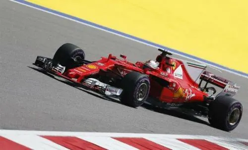 Sebastian Vettel se adjudica la pole del GP Rusia y Checo va a la novena