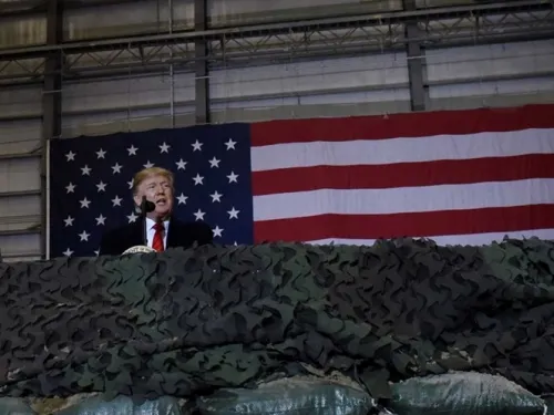 Trump realiza visita sorpresa a las tropas de EU en Afganistán