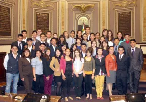 Participan alumnos del CENHCH en Diputado por un Día