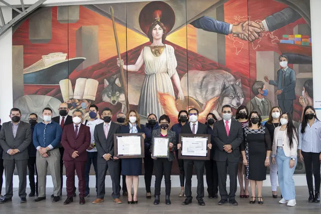 Celebra rectora de la BUAP certificaciones a la Facultad de Administración
