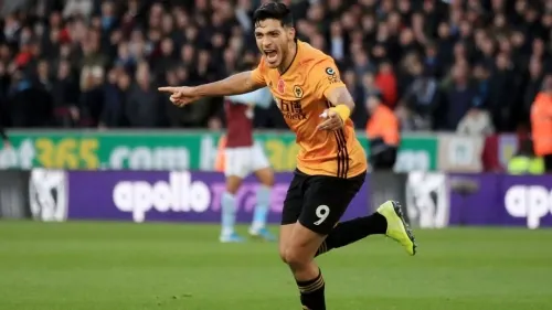Raúl Jiménez llega a su gol 30 con Wolverhampton Wanderers