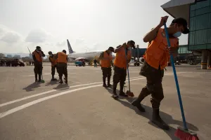 Por explosiones de volcán cierran aeropuerto de Guatemala