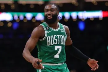 Jaylen Brown firma con Boston el contrato más grande en la historia de la NBA