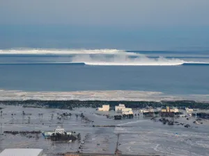 Terremoto provoca tsunami en Japón, no se reportan daños