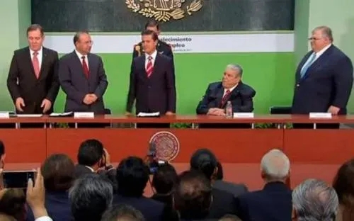 Aumento de $5 al salario mínimo no es un ajuste menor: Peña Nieto