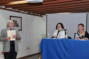 El libro, instrumento difusor de ideas y construcciones imaginarias: Vélez Pliego