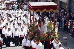 Abarrotan 150 mil poblanos Procesión de Viernes Santo