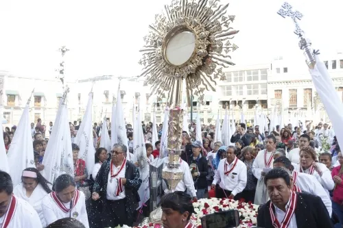 Se realiza la tradicional Procesión de Corpus Christi
