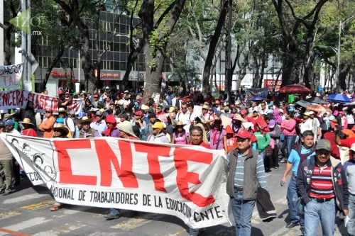 Recibirán diputados a la CNTE, tras bloqueo en San Lázaro