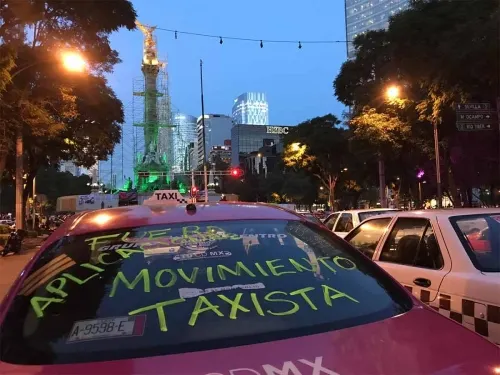 Con ‘no’ a Uber, Cabify, Didi… taxistas rodean el Ángel