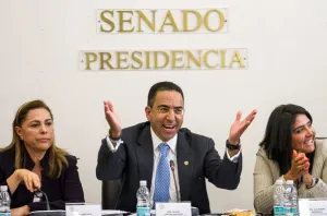 Quitan de ley en telecom datos polémicos para fácil aprobación