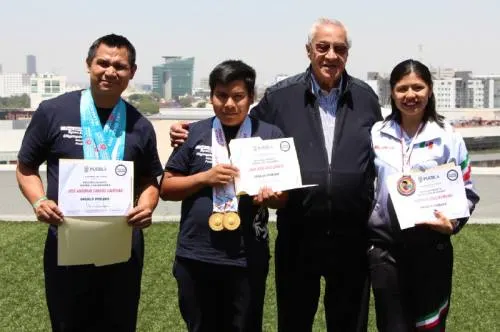 Pacheco Pulido premia a triunfadores de Juegos Olímpicos Especiales y Karate Do