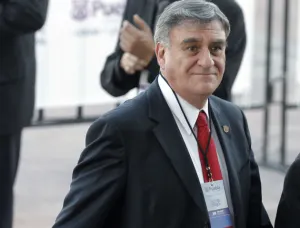 Derecha gazmoña queda totalmente desmantelada: Paredes
