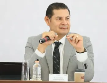 Armenta llama a poblanos a no permitir extorsión ni corrupción cuando realizan trámites