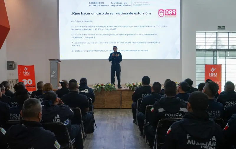 Capacitan a 900 policías auxiliares para combatir extorsión y fraude