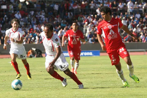 Lobos BUAP inicia temporada con el pie derecho