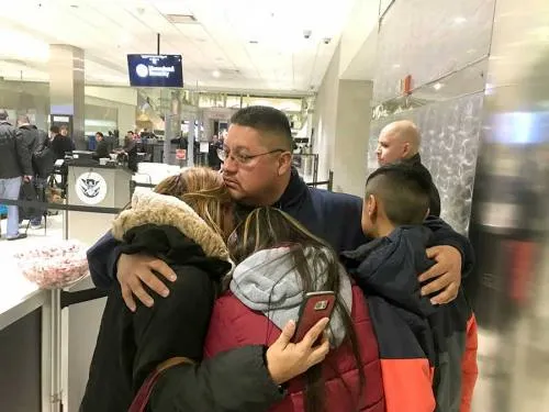 Video: Mexicano vive drama en EU: lo deportan tras 30 años y deja a su familia