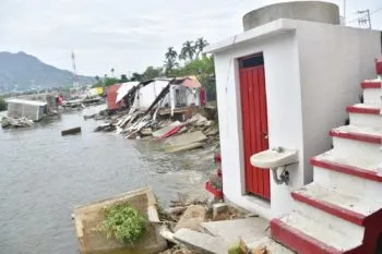 El paso del huracán John deja a 127 mil personas y 39 mil viviendas afectadas en Acapulco 