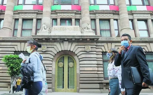 Tras crítica de Monreal, Banxico responde que está dispuesto al diálogo