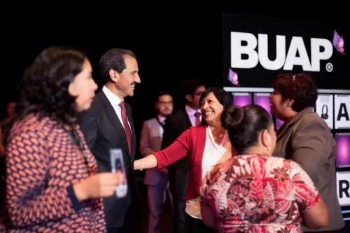 BUAP reconoce en sus universitarias fortalezas como madres y trabajadoras