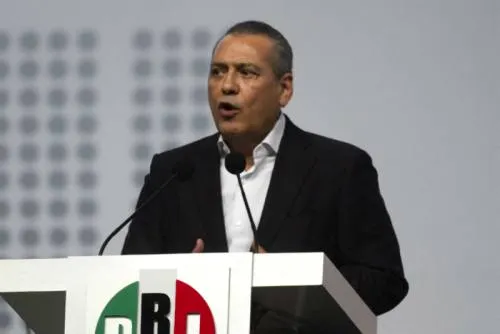 Beltrones solicita amparo para evitar detención