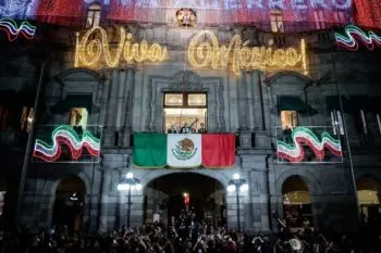 Así se vivió el Grito de Independencia en Puebla: banderas, pirotecnia y concierto de Gloria Trevi