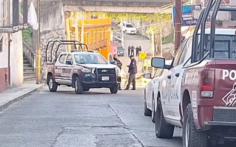Encuentran un hombre sin vida en la calle, en Huauchinango