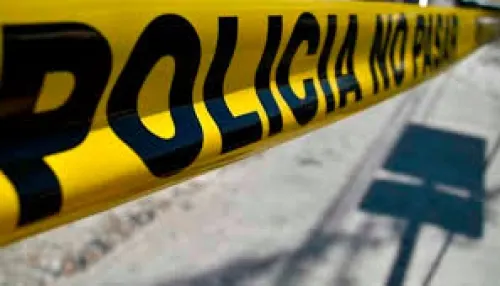 Hombre resulta herido tras sufrir volcadura en la autopista México-Puebla