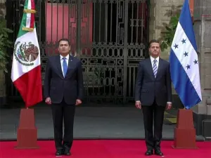 Peña Nieto da la bienvenida a su homólogo de Honduras