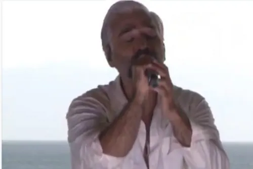 Alejandro y Alex Fernández ofrecen serenata a las mamás mexicanas