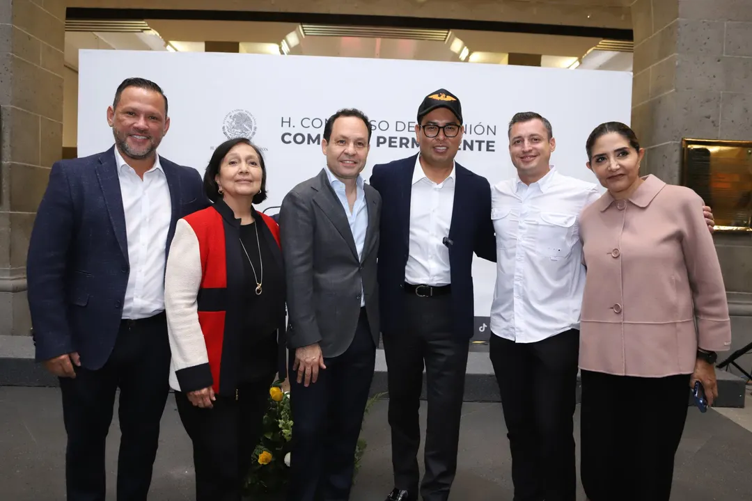 Néstor Camarillo se integra a Movimiento Ciudadano: “cambié de plumaje, no de convicciones”