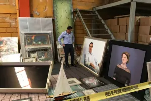 Sí merezco abundancia, mensaje hallado en bodega de Duarte