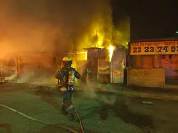 Incendios en Villa Frontera y Loma Bella movilizan a cuerpos de emergencia en Puebla