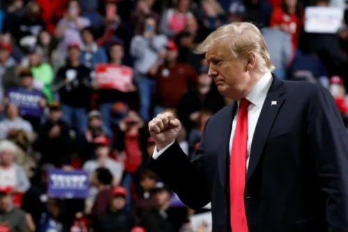 Trump dice que está observando con atención situación en Venezuela