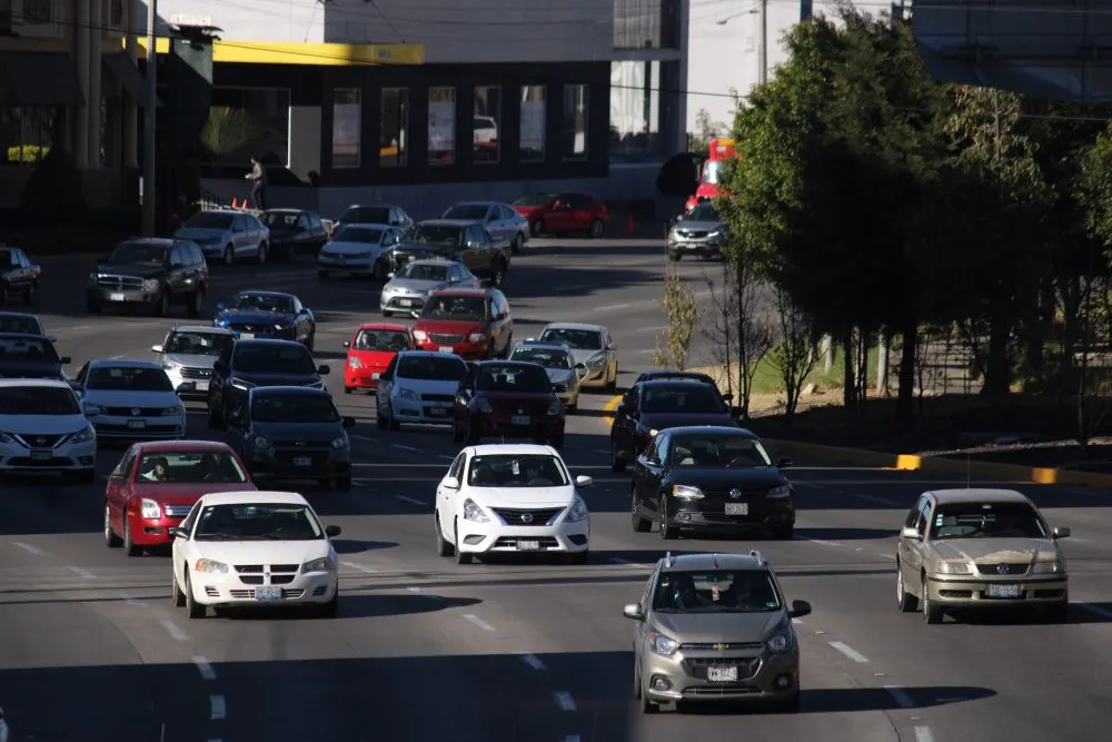 Autos foráneos deberán contar con permiso para circular sin verificar