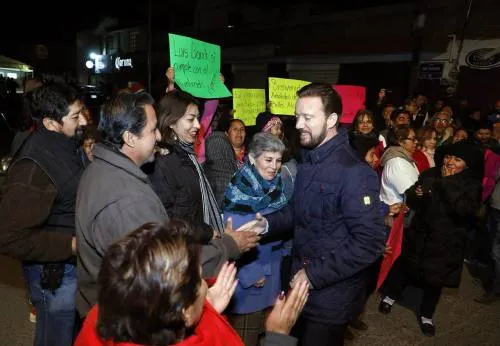 Luis Banck y vecinos constataron las mejoras en el alumbrado público de Arboledas de Loma Bella
