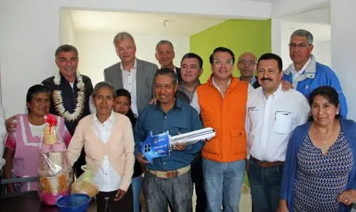 Volkswagen de México entrega las primeras viviendas a familias afectadas por el sismo del 19-S