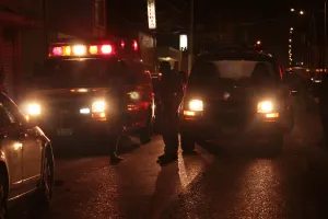 Por choque desconocidos matan a balazos a conductor