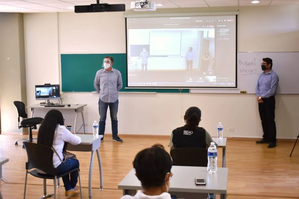 Maestros se preparan para la nueva normalidad en las aulas