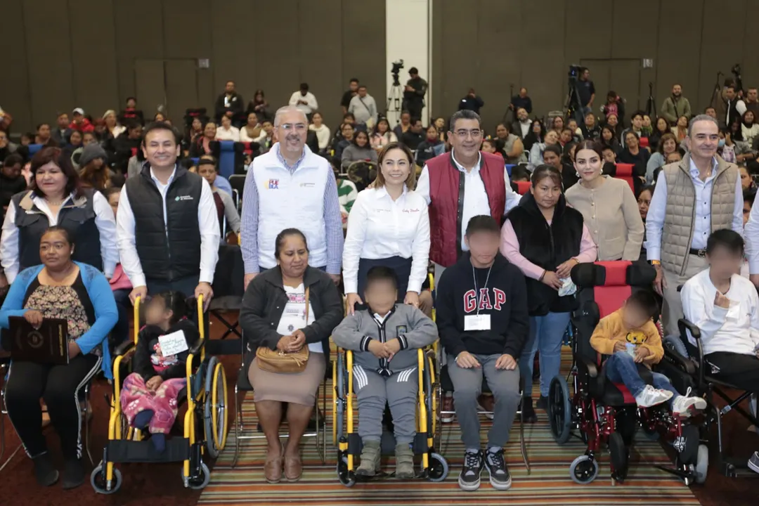 Entrega Gobierno estatal aparatos ortopédicos y ayudas funcionales