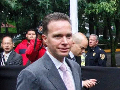 En segunda votación, aprueban solicitud de licencia a Manuel Velasco