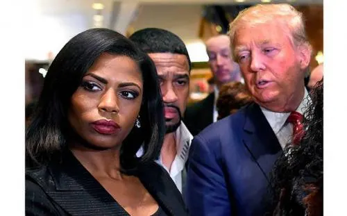 Trump llama “Chiflada Omarosa” a ex asesora que lo grabó en secreto
