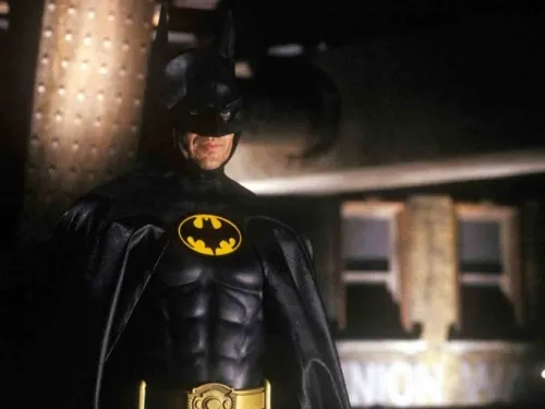 Batman de Michael Keaton sería el Nick Fury de DC