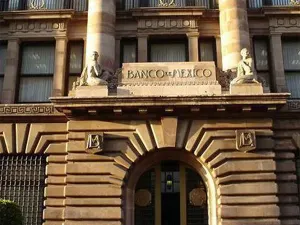 Banxico vende 200 mdd por fuerte depreciación del peso