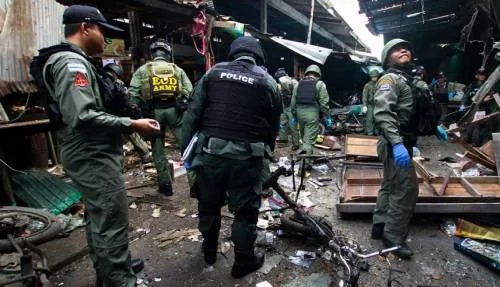 Atentado con bomba deja tres muertos en mercado de Tailandia (+video)