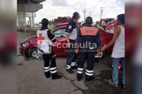 Volcadura deja dos personas heridas en la autopista México-Puebla