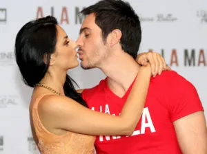 Aislinn Derbez y Mauricio Ochmann ya son marido y mujer